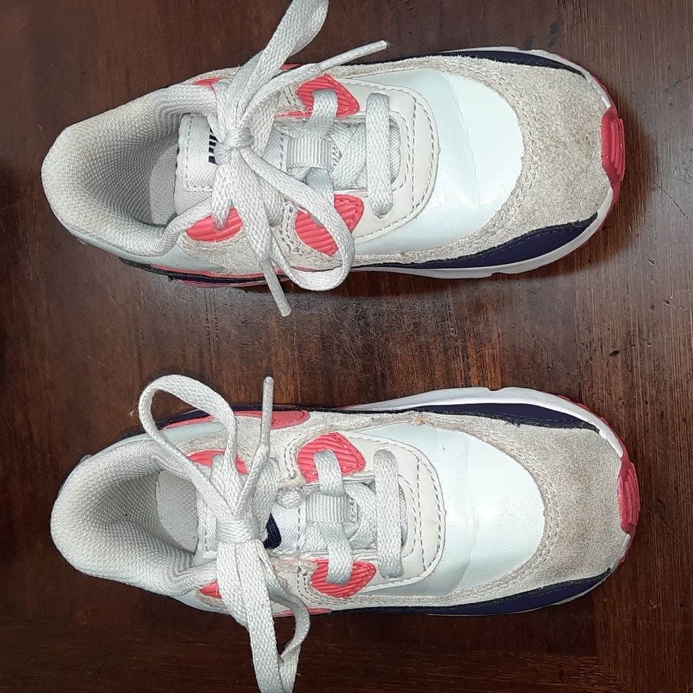 Nike Air Max Tennis Shoes